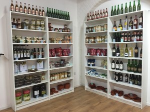 La Despensa del Gourmet - Shelves