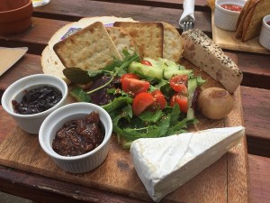 The Apple - Frenchmans Ploughmans