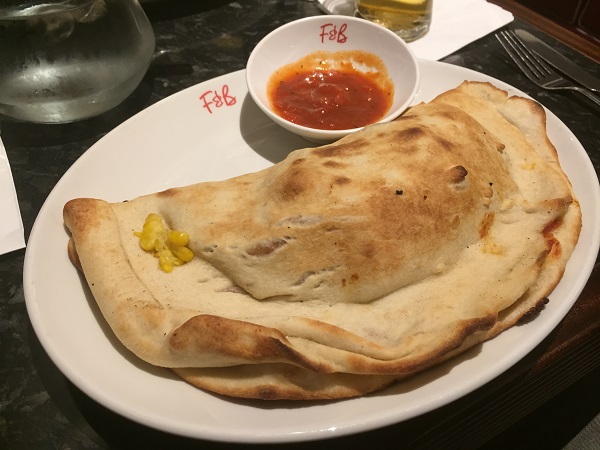 Frankie and Benny's - Calzone