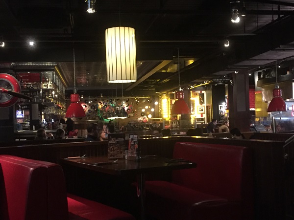 tgi-fridays-cabot-circus-interior