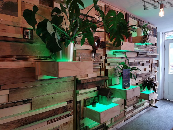 Mr Lahey's Organic Juice Bar - Interior