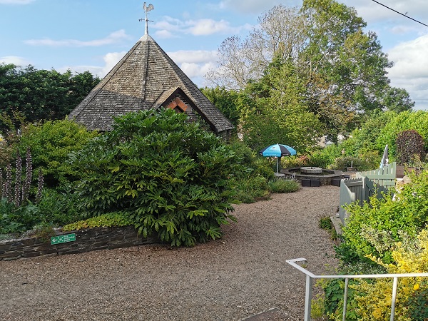 Arundell Arms Hotel - Garden 1