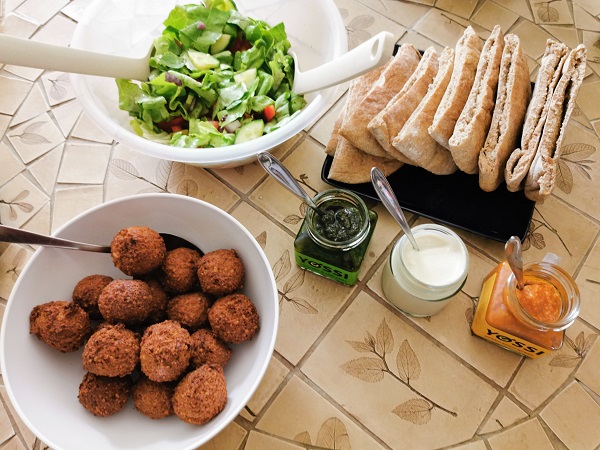 Yossi Foods Falafel Meal Box 2