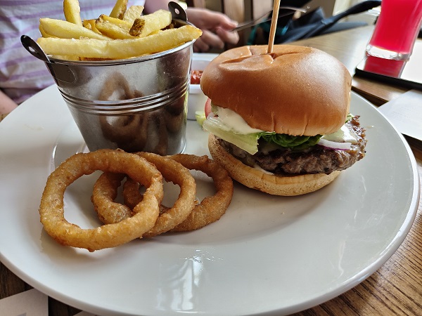 Little Harp Inn, Clevedon - Cheddar and Bacon Burger