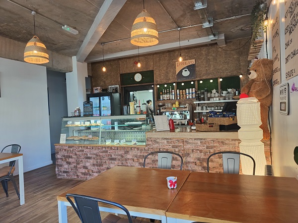Coffee Corner Nailsea - Interior