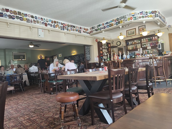 Fox and Hounds, Thurston, Suffolk - Interior