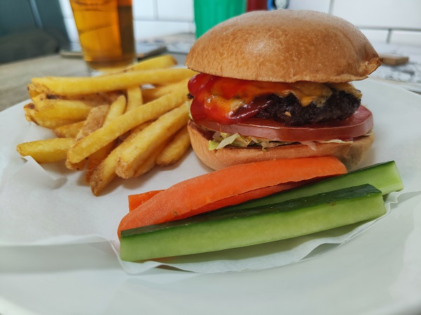 Byron Bury St Edmunds - Kids' Cheeseburger