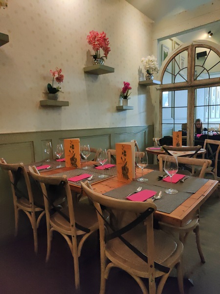 Giggling Squid, Bury St Edmunds - Interior
