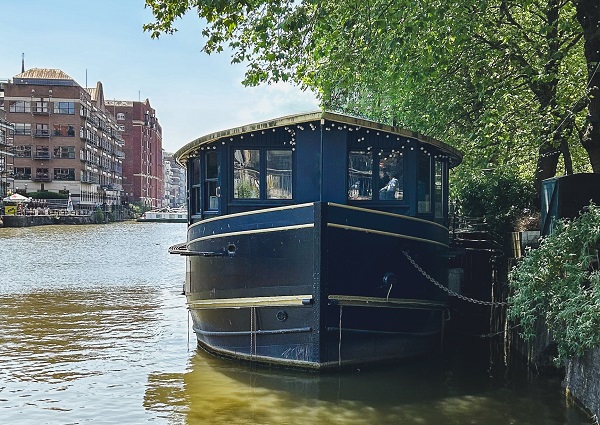 6 O'clock Gin purchases the Glassboat in Bristol